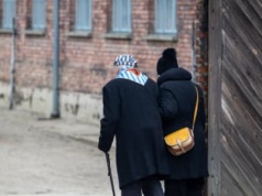 „Pęka budowany z dużym wysiłkiem ład” – ostrzegają Ocalały z Auschwitz i dyrektor Muzeum