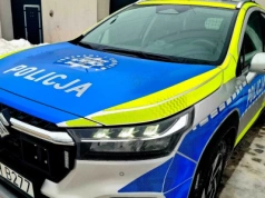 Policjanci z Wysokiego Mazowieckiego z nowym radiowozem