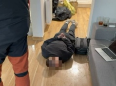 Policyjne uderzenie w zorganizowaną grupę przestępczą handlującą ludźmi i narkotykami (WIDEO)