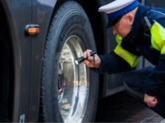 Na Dolnym Śląsku ruszają ferie. Jak zorganizować kontrolę autobusu szkolnego?