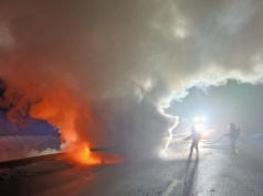 Płonący gigant na S7. Na ekspresówce spłonęła naczepa ciężarówki