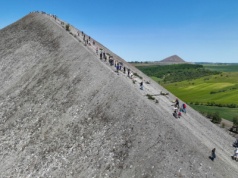 Po co jechać do Egiptu? Piramidy są u naszych sąsiadów