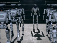 Armia humanoidów z Chin. 18 robotów maszeruje w idealnej synchronizacji