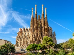 Zjedz tapas pod Sagrada Familia 🍤✨ Wycieczka do Barcelony za 799 PLN 😍