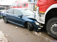 Uciekając przed policją. Doprowadził do zderzenia z wozem strażackim