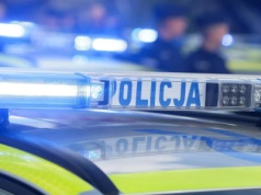 Podwójne zabójstwo w Warszawie. W budynku zabarykadował się mężczyzna