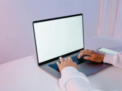 MacBook Pro M5 - czy ten nowy laptop Apple dla profesjonalistów to rewolucja wydajnościowa?