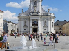 Ponad 10 mln zł na rewitalizację rynku w Wadowicach. Więcej zieleni, mniej betonu