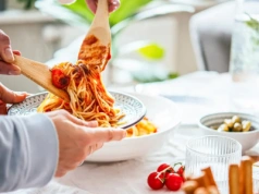 Co jedzą klerycy? Watykan publikuje wytyczne dla seminaryjnych stołówek