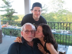 Ojciec Nicoli Peltz co miesiąc ma przesyłać jej "kieszonkowe". Kwota? Lepiej usiądźcie