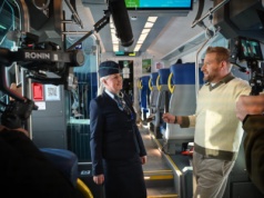 Małe gesty, większy komfort – savoir vivre w pociągach Kolei Śląskich