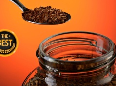 Eksperci przebadali kawę rozpuszczalną. Ta marka pokonała konkurencję i została uznana za najlepszą