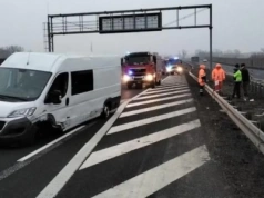 Krzyżanowice - Samochód uderzył w barierę energochłonną