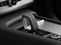 Flagowy SUV Volvo taniej o 102 681 zł. Nowa sztuka z 7-osobowym wnętrzem i 250-konnym silnikiem