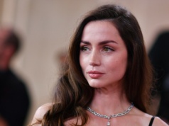 Amerykański remake polskiego filmu. W roli głównej Ana de Armas