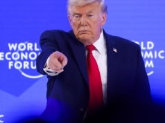 Trump grozi Iranowi, złoto bije rekordy, Amazon tnie etaty (Najważniejsze informacje dnia)