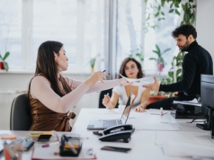 Koniec ery pudrowania benefitami. Rynek pracy wchodzi w fazę selekcji