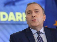 "Nie będzie miał go nigdzie". Schetyna wprost o Nawrockim