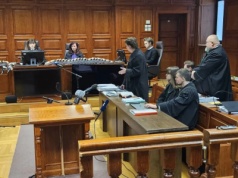 Sędzia ma problem - 320 tys. stron do przeczytania. Nie to, co ławnicy w procesie ks. Olszewskiego