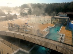 Tu nie ma tłumów. Baseny termalne i góry godzinę od polskiej granicy