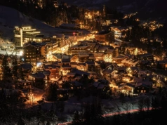 Spłonął hotel w słynnym kurorcie. Ogień kłębił się przez dwa dni