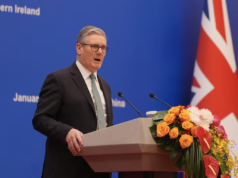 Chiny łagodzą przepisy wizowe dla Brytyjczyków podczas wizyty Starmera w Pekinie