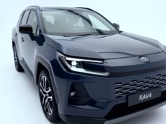 Obejrzałem nową Toyotę RAV4. 1000 Polaków zamówiło ją w ciemno