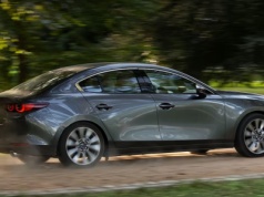 Elegancki sedan Mazdy z automatem za 134 200 zł. Ma silnik 2.0 186 KM starej, sprawdzonej szkoły