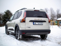 Zaczynamy test: nowa Dacia Jogger Extreme  1.8 Full Hybrid 155 KM: 7 pełnowymiarowych miejsc, mocna hybryda