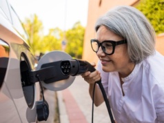 Czy samochody z Chin to koń trojański? Auta niepokoją Brytyjczyków i Polaków