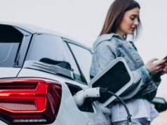 Ładowarka pod każdym sklepem. Powerdot dosłownie dwoi i się troi