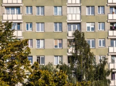 Krótsze umowy, szybsze eksmisje. Gminy mają sposoby na dzikich lokatorów i dłużników