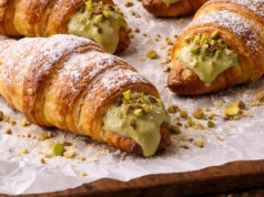 ​Chrupiące croissanty z pistacjowym kremem. Cukierniczy przebój w błyskawicznej wersji