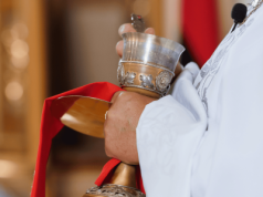 Tyle pieniędzy zebrano po kolędzie w jednej parafii. Proboszcz ujawnił sumę, która zwala z nóg