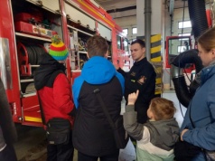 Straż pożarna zaprasza do siebie dzieci. Jednostki z regionu organizują spotkania w ferie