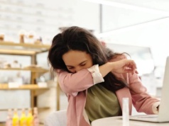 Przybywa Polaków chorych na grypę