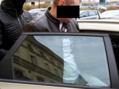 Schorowany 61-latek został zabity we własnym łóżku. Śledztwo odkryło jego mroczne tajemnice