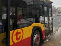 Druga fala mrozów w Warszawie. ZTM wypuszcza na noce bezpłatne, ogrzewane autobusy. Wiemy, gdzie nimi dojedziesz