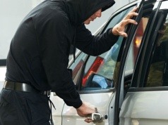 Masz takie auto? Sprawdź, czy jeszcze stoi pod domem. Nowe statystyki kradzieży