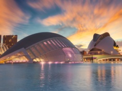 Czas na prawdziwą paellę w Walencji! 🥘 Loty i ⭐⭐⭐⭐ hotel w centrum za 749 PLN ✨