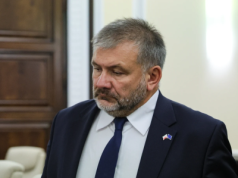 Jakiemu państwu służy Waldemar Żurek?