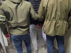 Zielona Góra. Ukrainiec zniszczył szafkę defibrylatora AED, nie zdążył zabrać urządzenia