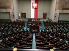Jest nowy sondaż CBOS. KO na czele, koalicjanci w niebycie