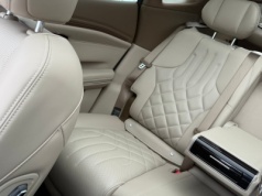 Wycenili go na 226 500 zł, oddadzą za 166 499 zł. A wnętrze wykończone jak za 500 000 zł