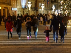 Coraz mniej urodzeń, coraz więcej zgonów. W rok ubyło 157 tys. mieszkańców