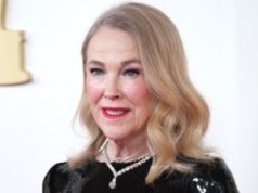 Catherine O'Hara przed śmiercią trafiła do szpitala W CIĘŻKIM STANIE. Aktorka urodziła się z rzadką przypadłością