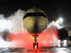 Siarczysty mróz w Polsce. Dworce i lotniska w gotowości. 