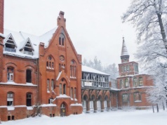 Porzucone sanktuarium ciszy mylą z Alpami. Tak naprawdę leży w Polsce i urzeka zimową aurą