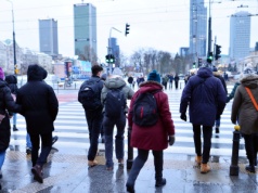 Tak kurczy się Polska. Dzieci coraz mniej, seniorów przybywa