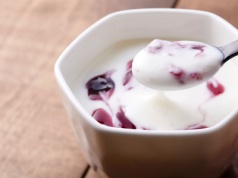 GIS pilnie apeluje. Kawałki szkła w jogurcie, duże zagrożenie dla Polaków